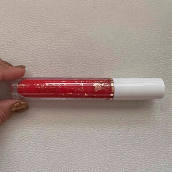 Flower Beauty "Crimson Touch" liquid lipstick - Picture 5 of 9